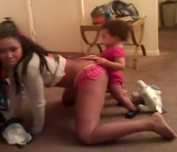 WTF!! Girl Makes Little Baby Dagger Her - Bad Parenting ...